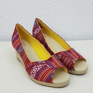 𝅺sonoma 9M peep toe shoes wedge heel aztek